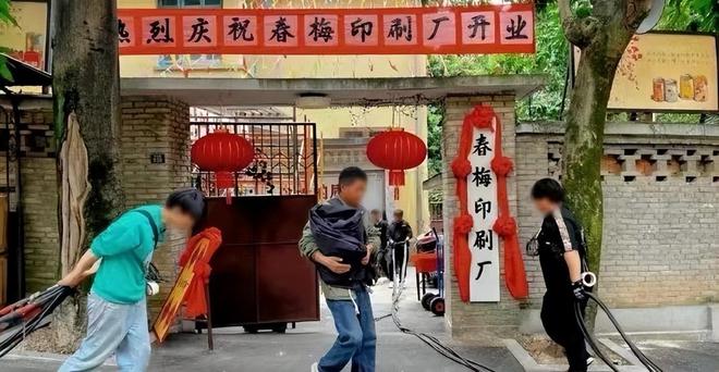 赵丽颖新剧路透太瘦了，小腹平平、尖下巴，为新角色牺牲太大了