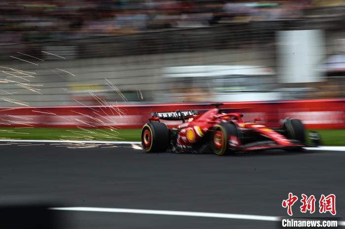 F1中国站冲刺排位赛 周冠宇雨战抢到第十