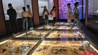 中国陶瓷谷醴陵陶瓷博物馆游客“打卡”