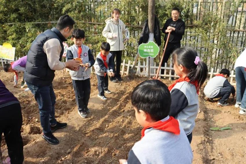 龙抬头·农耕情·劳动美——济南高新区康虹路小学春耕节活动