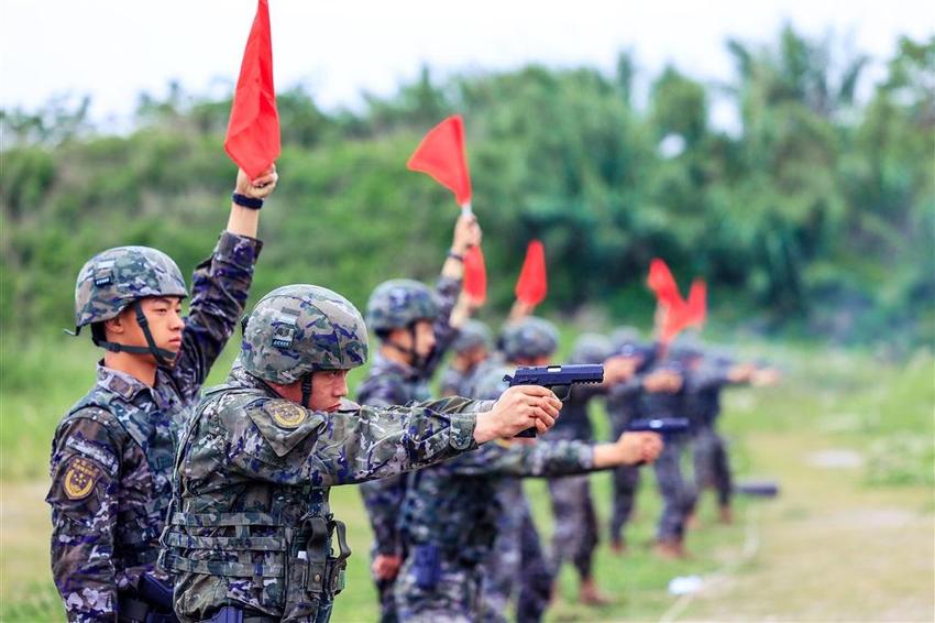 炎炎夏日，淬火成钢！武警官兵野外驻训战味浓