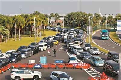 港珠澳大桥刷新今年以来周末最高验放纪录