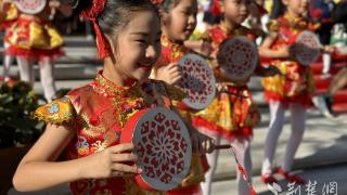 和农民伯伯种下希望 珞珈山小学迎来新学期