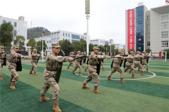 红花岗区人武部：开训动员 强基固本铸精兵