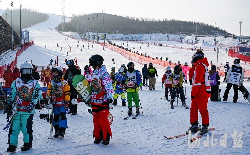 【网络中国节·春节】打树花 冰雪游 张家口文旅活动精彩纷呈