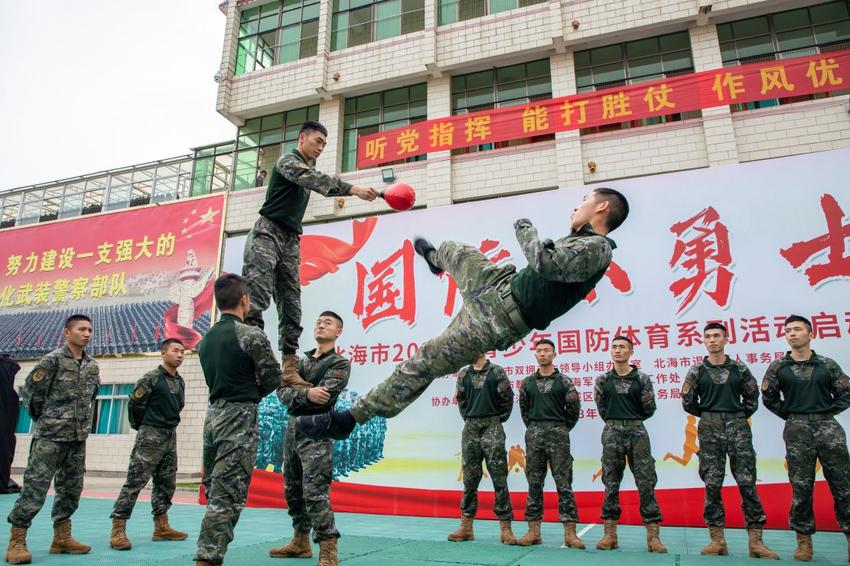 武警北海支队：中小学生进军营增强国防意识