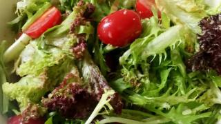 生菜沙拉减肥法：吃对方式，轻松享瘦