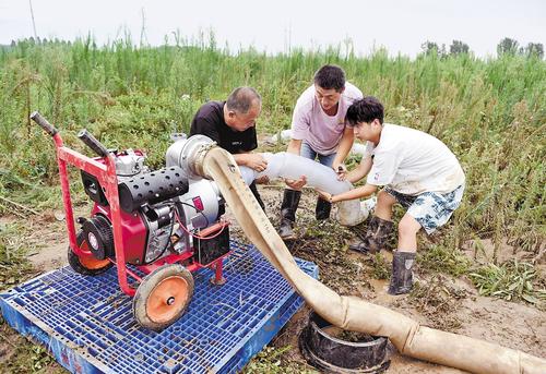 抢修水毁设施 恢复生产生活