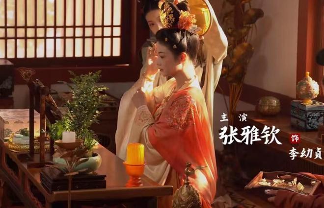 《国色芳华》最美女配，标志的古装美人脸，一颦一笑撩人于无形