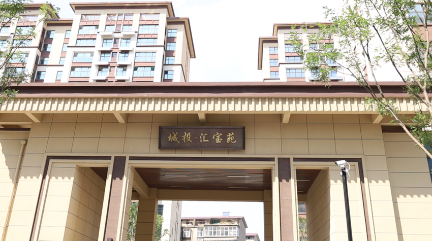 兰陵一新建小区多户顶楼房屋漏水，过了近半年开发商还没修好