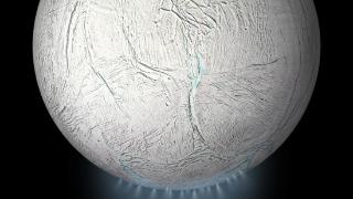 在厚重的冰层下，有着全球性的海洋，土卫二很有可能存在地外生命