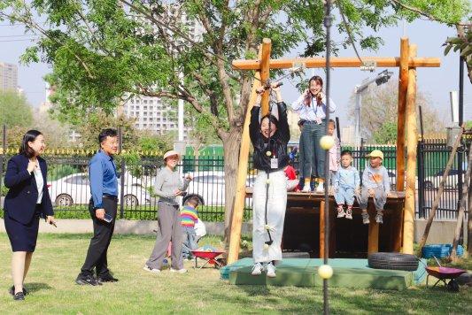 济南百合幼教集团迎接济宁市幼教同仁参观交流