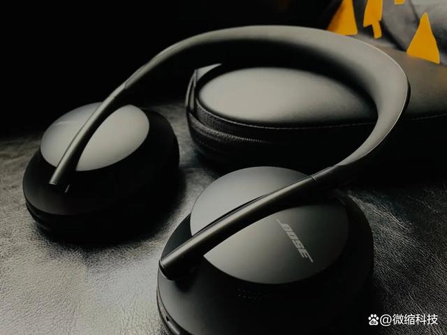 bose700无线消噪耳机，科技感又别致的造型