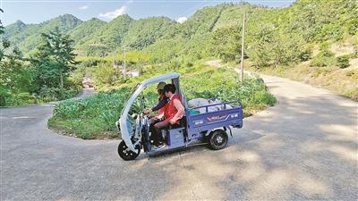 一条200米长的人工便道 重新盘活山洪阻断的盘山公路 “9小时奇迹”续写“愚公移山”新故事