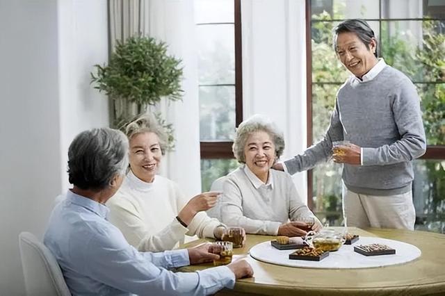 人老了，别跟这四种人翻脸，不然，日子会很不好过