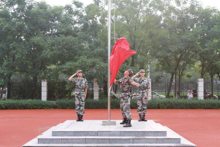 山师天衢杨庄实小“能文能武”迎开学！