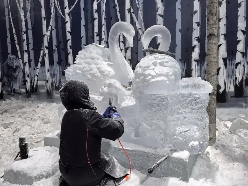 哈尔滨冰雪大世界梦幻冰雪馆冰建完成60% 6月竣工迎客