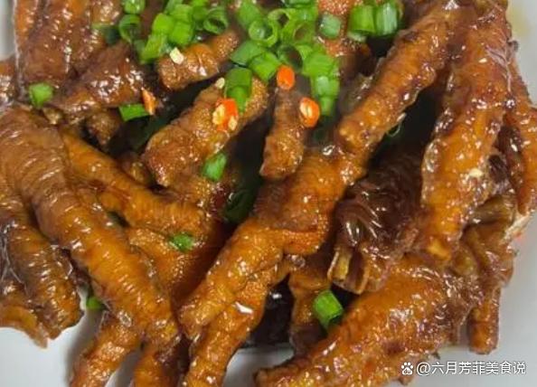 虎皮凤爪，酥软入味、口感鲜美而广受食客们的喜爱