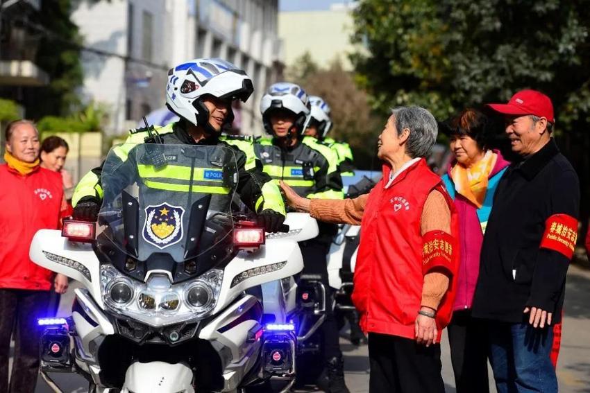 19.53万名“红袖标”，干得好！