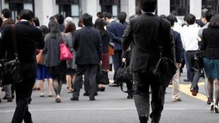 日本年轻人远离“铁饭碗”：全国仅1.4万人报考，加薪也不想当公务员