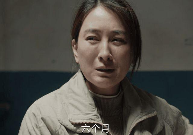 海南这一晚：当46岁郝蕾亮相红毯，我才明白“女人微胖才是极品”