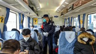 江西赣州铁路公安处开展法制安全宣传活动