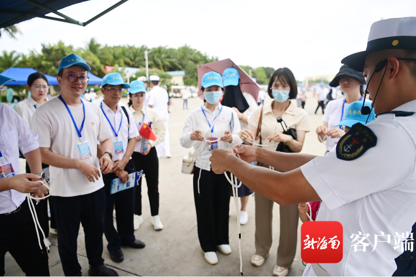 晓峰近距离 | 三亚一军港码头举办“军营开放日”活动