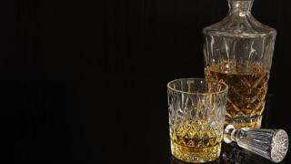 酒精依赖检测：饮酒时出现以下四种情况，你已经是“酗酒成瘾者”
