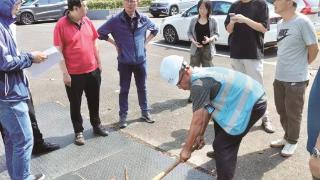 中央门街道“一对一”服务解决排水难题