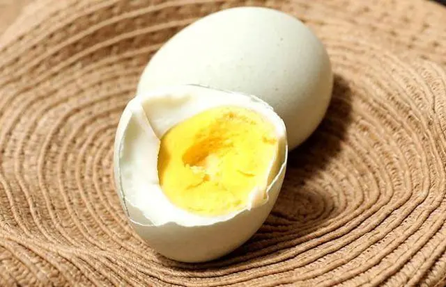 血脂高的人要远离鸡蛋？忠告：不止是鸡蛋，这3种食物不妨也少吃