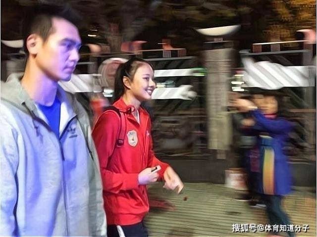 为啥嫁大龄老外？女排功勋爱情观让人无奈，网友：中国小伙得加油