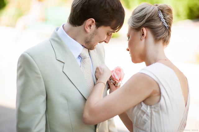 智慧的女人，从不会要这3样东西，爱你的男人会给你的