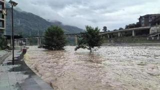 重庆发布洪水预警 阿蓬江、郁江水位将快速上涨