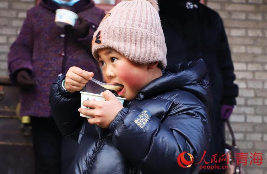 青海湟源：腊八粥香飘古城