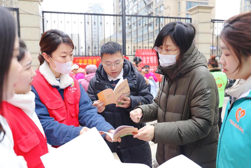 济南市历下区百合幼教集团开展“薪火相传守初心 雷锋精神代代传”主题活动