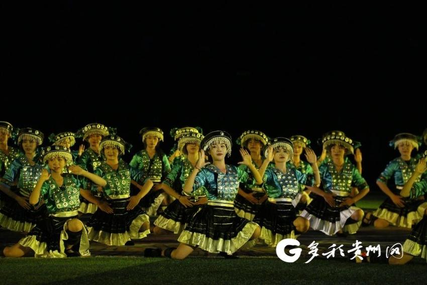 【一场盛会入画来】芦笙铜鼓、自行车极限运动……黔南州第八届运动会启动现场节目好精彩！