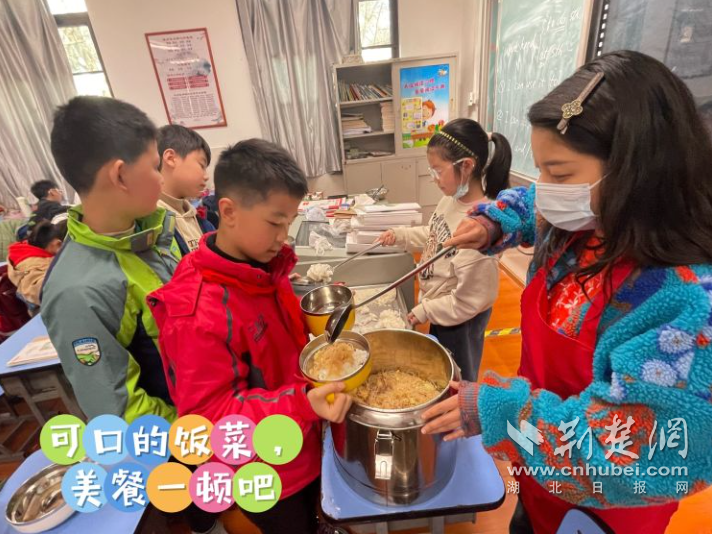 如何吃上放心餐？黄陂路小学让“清廉之风”吹进“阳光食堂”