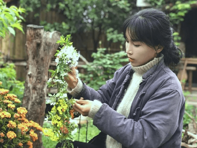 李子柒：从农村小妹到千万网红，揭秘李子柒爆红之路