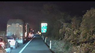 15吨烟花鞭炮“滞留”高速路上