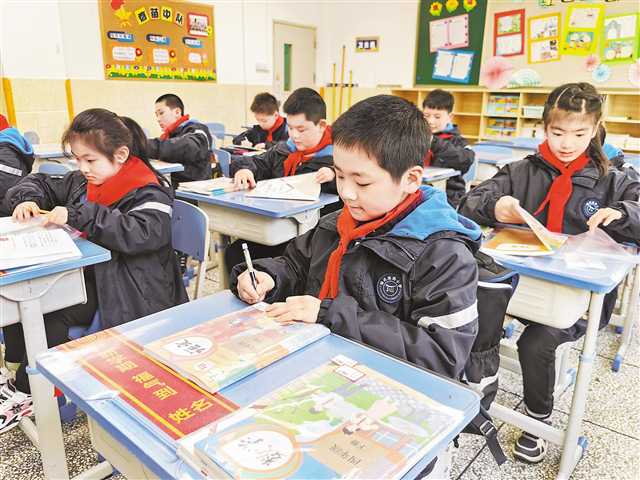 开学了！重庆市中小学生返校报到