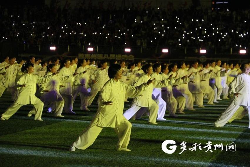 【一场盛会入画来】芦笙铜鼓、自行车极限运动……黔南州第八届运动会启动现场节目好精彩！