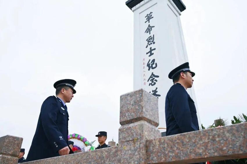 清明▪祭英烈丨连云港公安机关开展清明祭奠系列活动