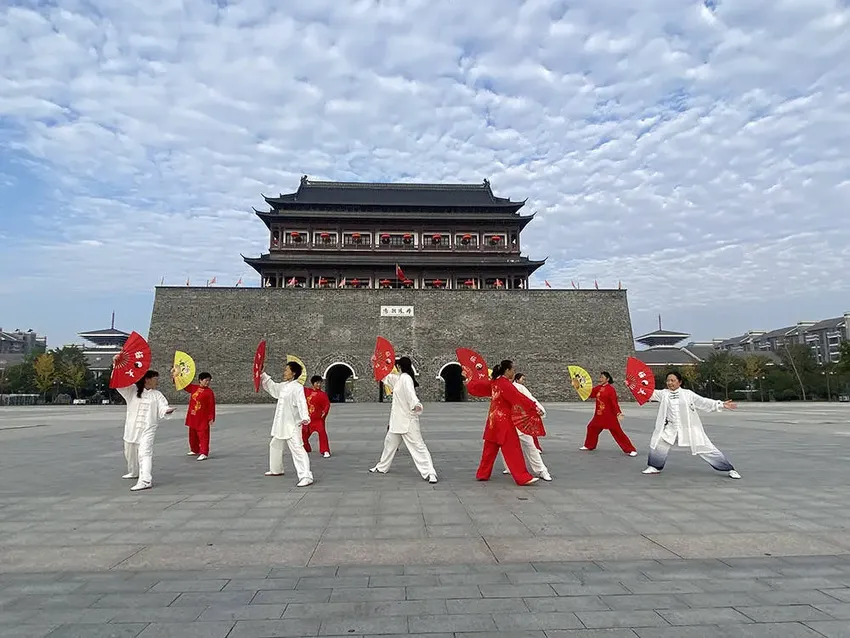 “在民族复兴的路上凤彩飞阳” 歌曲《凤阳 凤阳》全网上线