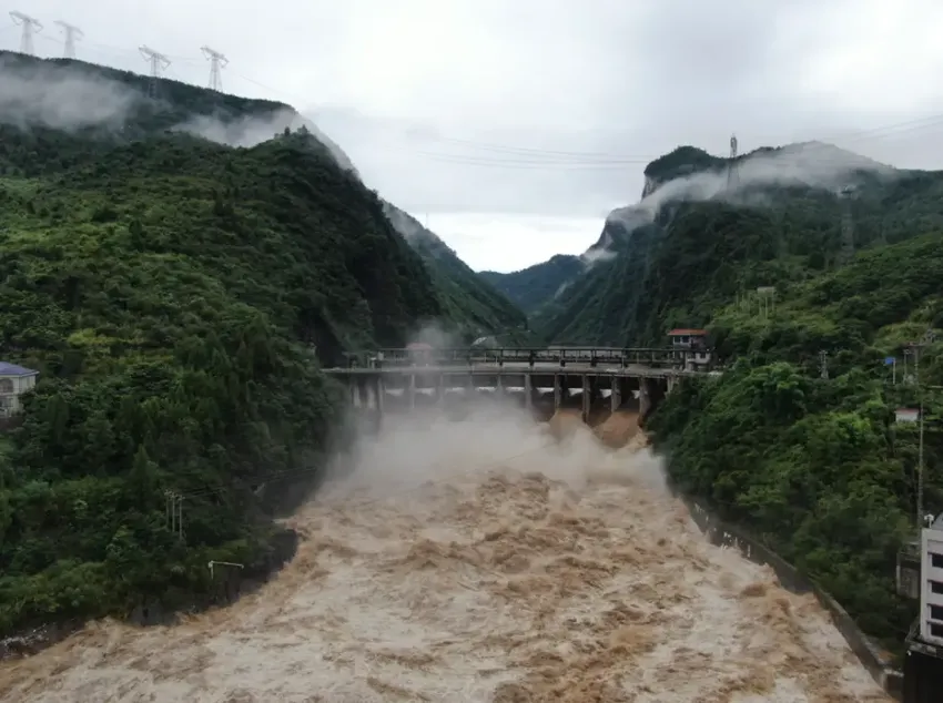 湖南桑植县遭遇1998年来过程量级最大降雨