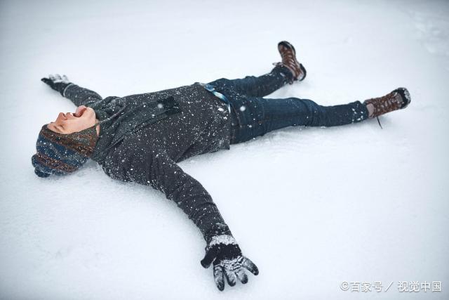 男子雪天醉酒后冻死，让人痛心，醉酒后4个御寒机制会“失灵”