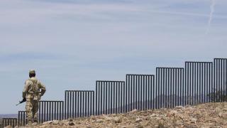 美墨边境因移民问题宣布进入紧急状态