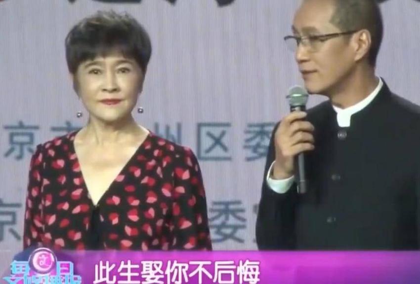 冯远征亲自给老婆做鞋，获梁丹妮夸赞舒服又好用，丁克30年超恩爱