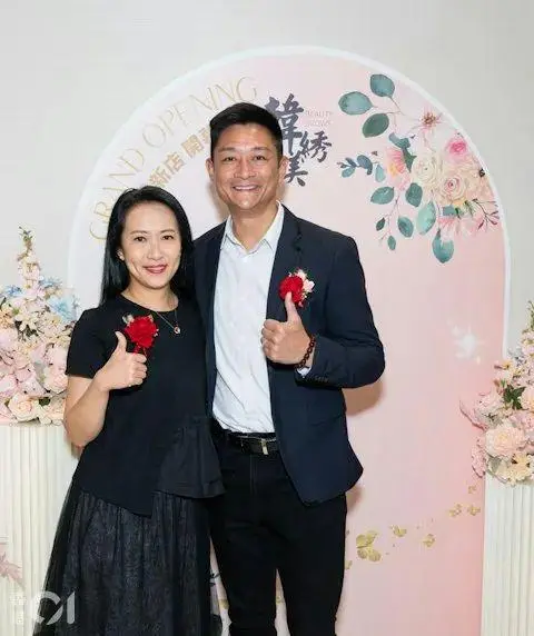 TVB绿叶夫妻投资开美容院连开分店，望进军大湾区，佘诗曼送花篮庆祝