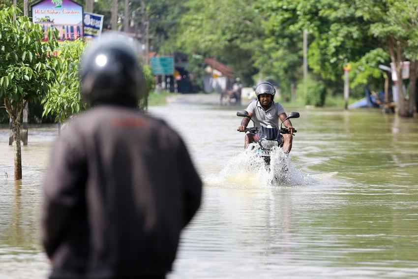 斯里兰卡加姆珀哈遭遇洪水