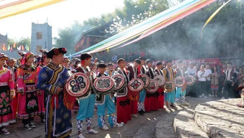 贵州山语丨秋冬时节来贵州，探寻民族节庆的风情画卷